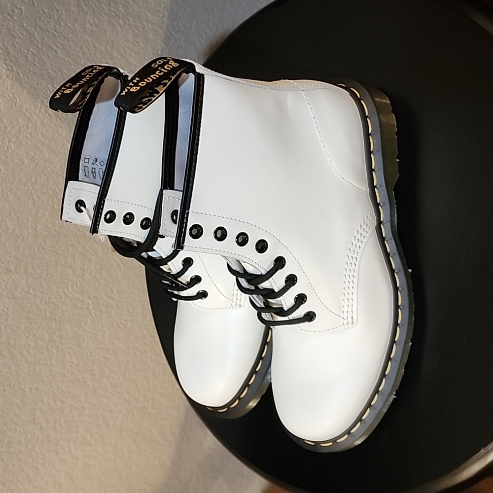 NEW 1460 Smooth White Leather Boots, Dr. Martens Unisex Ladies 9/Men's 8 - Picture 4 of 13